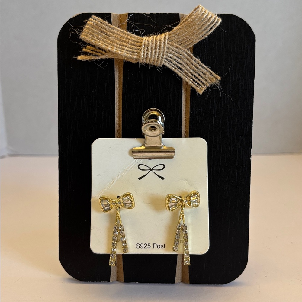 💕5/25💕Elegant Gold Bow Earrings